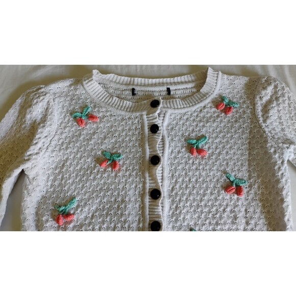 Women's Crochet Cherry Knit Cardigan Crop Cream Full Button Sz M VGC Adorable! - Picture 2 of 9